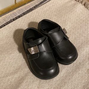 kids Kenneth Cole reaction shoes 5.5